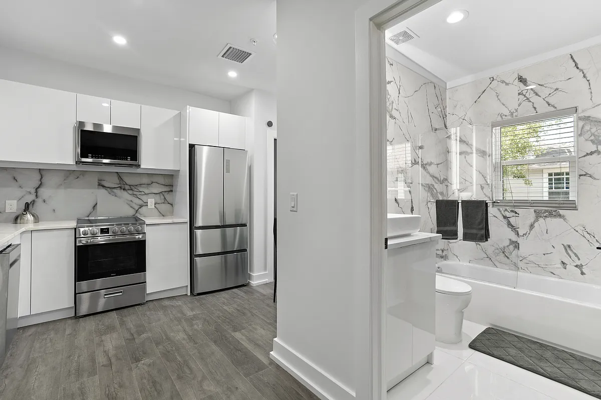 Building Photo - 935 S Howard Ave #1