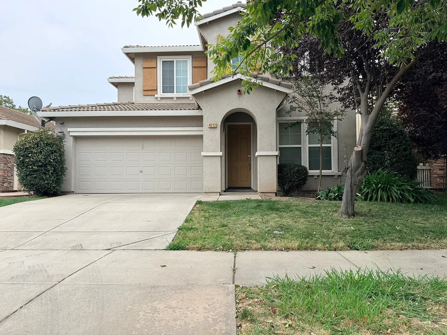3 bed, 2.5 bath, 2300 sqft, $2,250 — Photo 3