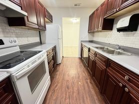 513 Pine Ridge Ave, Lake Worth, FL