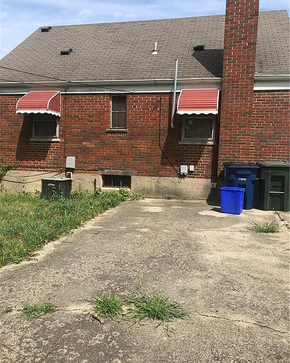 2nd image of 326 Harriet St