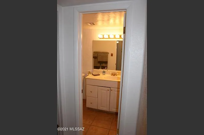 1620 N Wilmot Rd #F122 — Photo 9