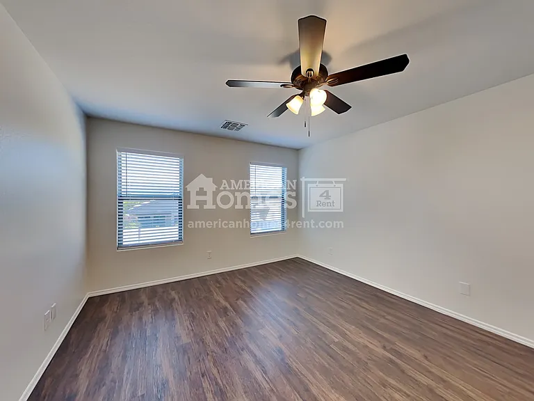 17238 W Maui Ln — Photo 12