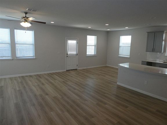 4th image of 10906 Sentinel Ln