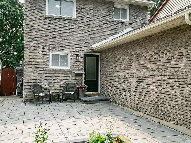 21 Mitchell Ave — Photo 3