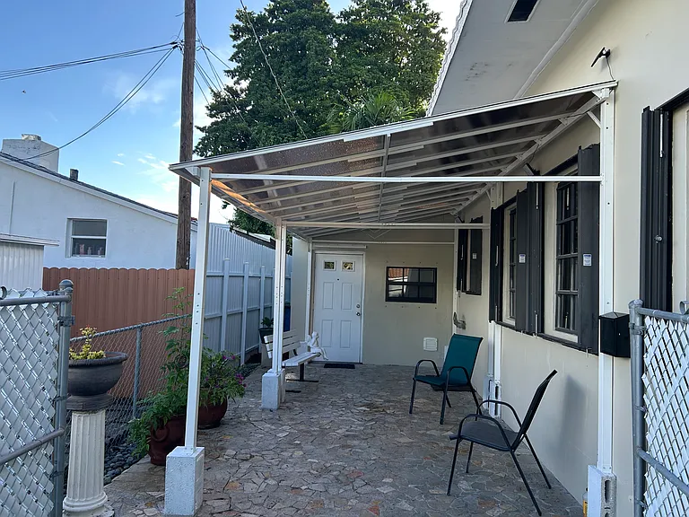 10761 NE 2nd Pl #EFFICIENCY — Photo 6