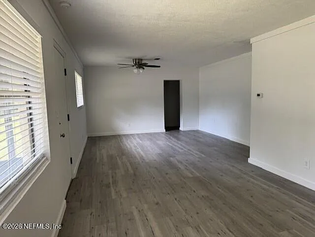 3 bed, 1.0 bath, 1520 sqft, $1,750 — Photo 2