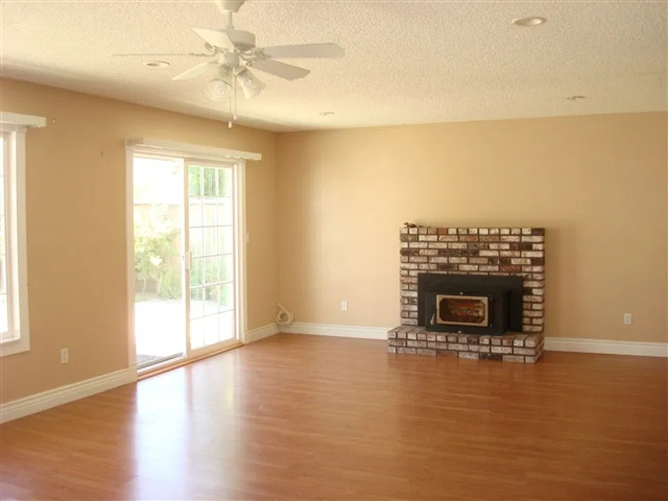 2 bed, 1050 sqft, $1,950 — Photo 3