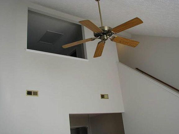 5th image of 101 Crestwood Ct