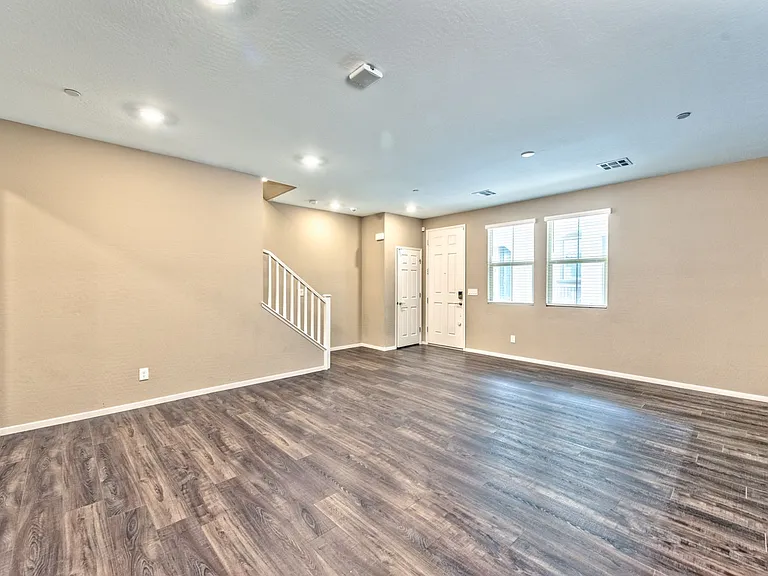 48 Lomita Heights Dr — Photo 2