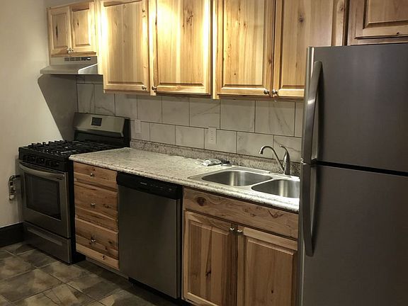 2nd image of 2704 Blaisdell Ave S #101