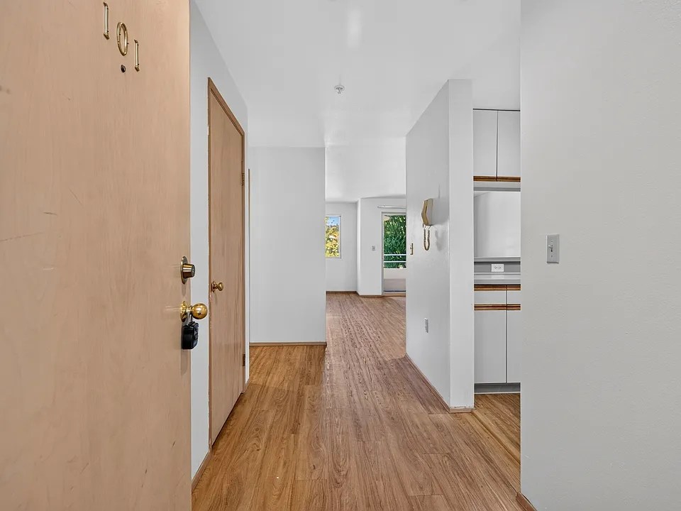41 Dravus St #101