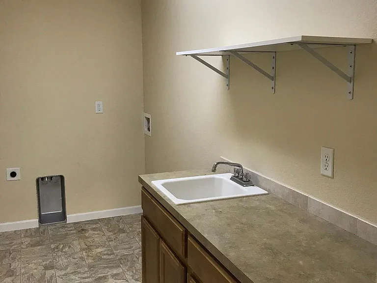 1110 Crescent Dr — Photo 5