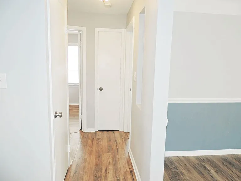 18201 Hazelwood Ave — Photo 6