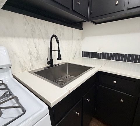 2nd image of 100 E Glenolden Ave APT F1