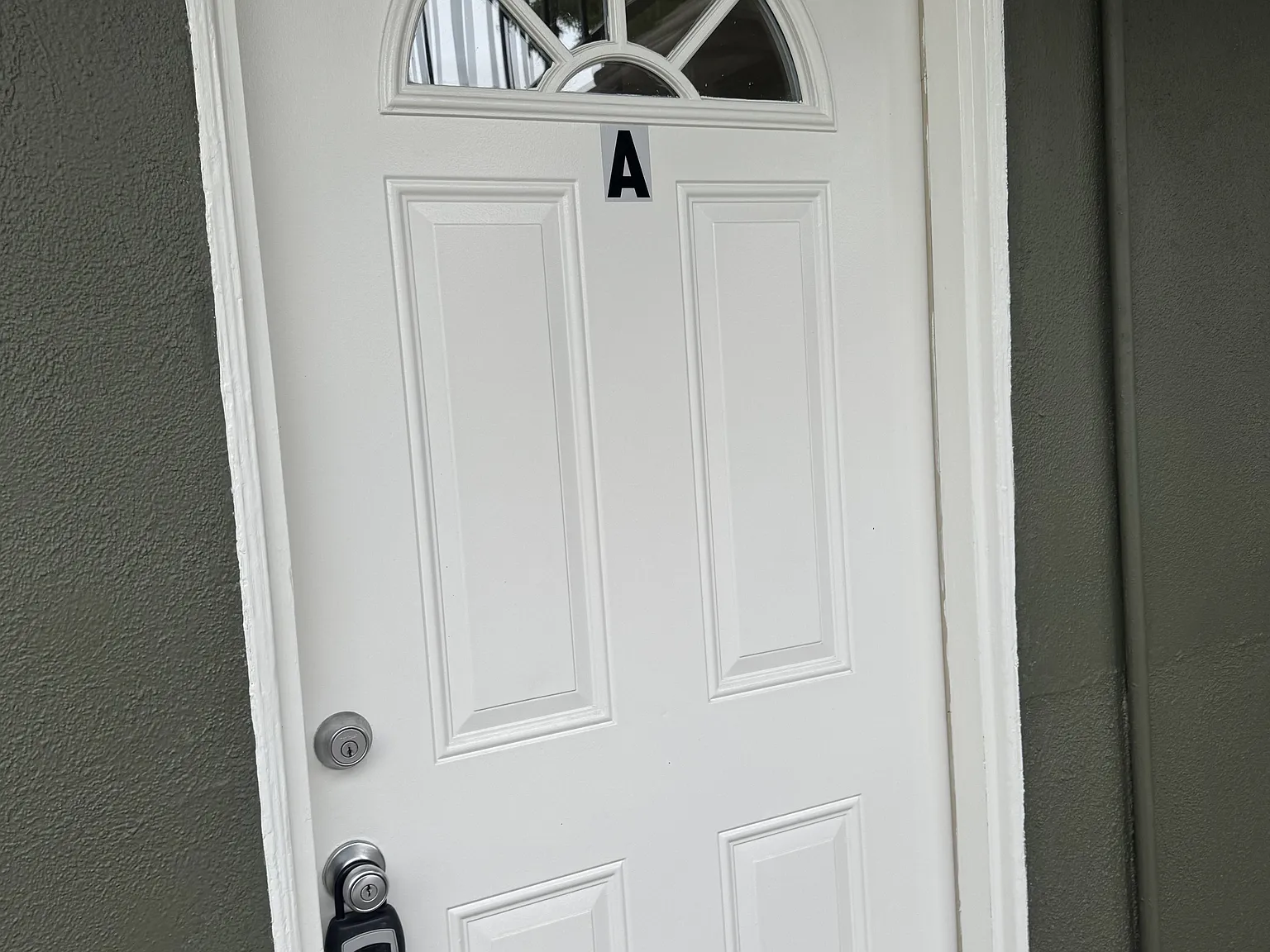 E. Bay 136 - A — Photo 2