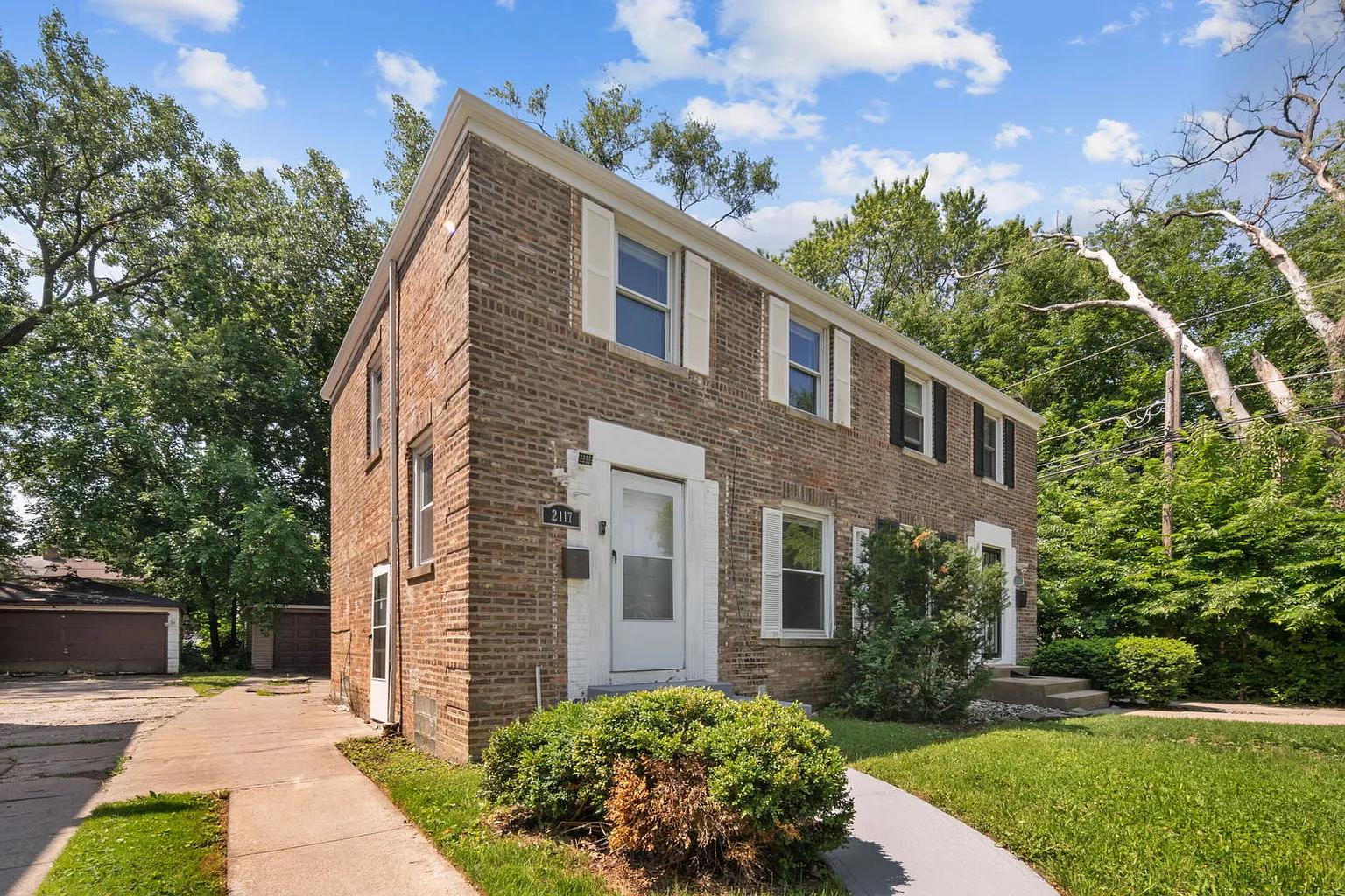 2117 E 96th Pl photo 1