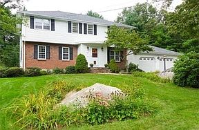 1st image of 89 Wood End Ln