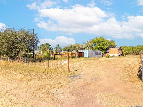 4th image of 254 COUNTY ROAD 118