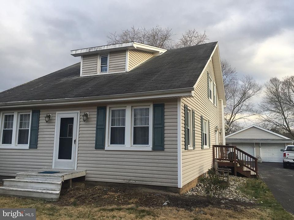 2nd image of 2396 Ellwood Ave