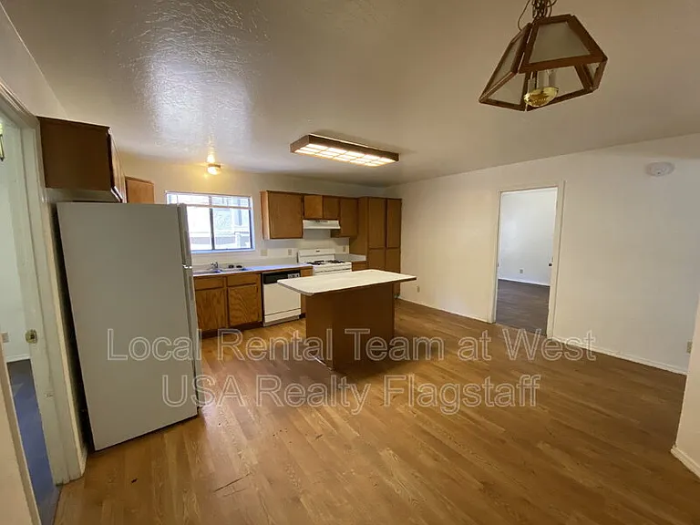 625 S Fountaine St #A — Photo 11