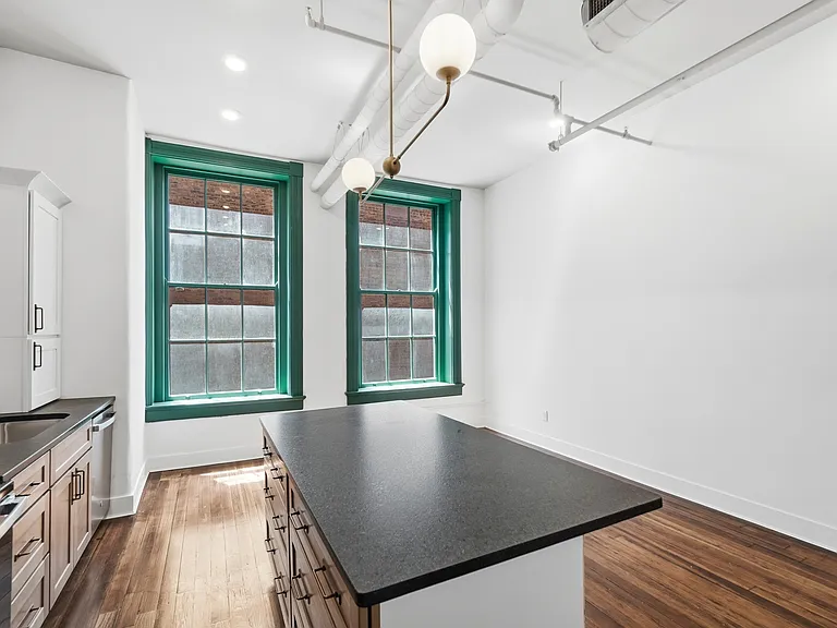 907 Main St #9 — Photo 12