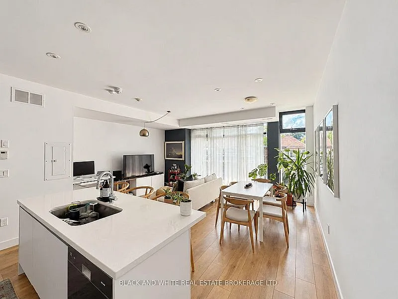 441 Jane (BP23 Towns) — Photo 4