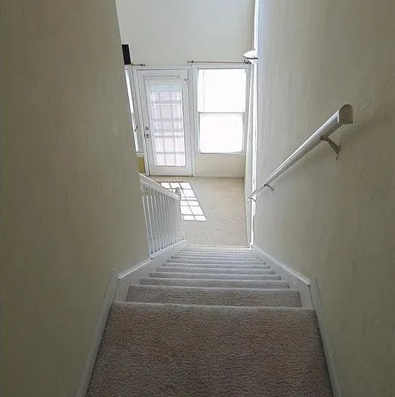 125 Wexford Dr E — Photo 12