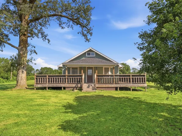 667 Perry St, Melcher Dallas, IA 50062