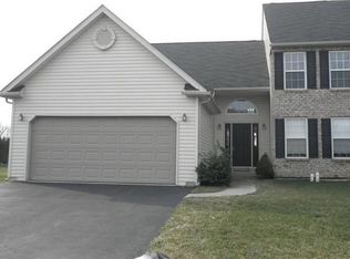 2102 Rolling Meadow Dr, Macungie, PA 18062
