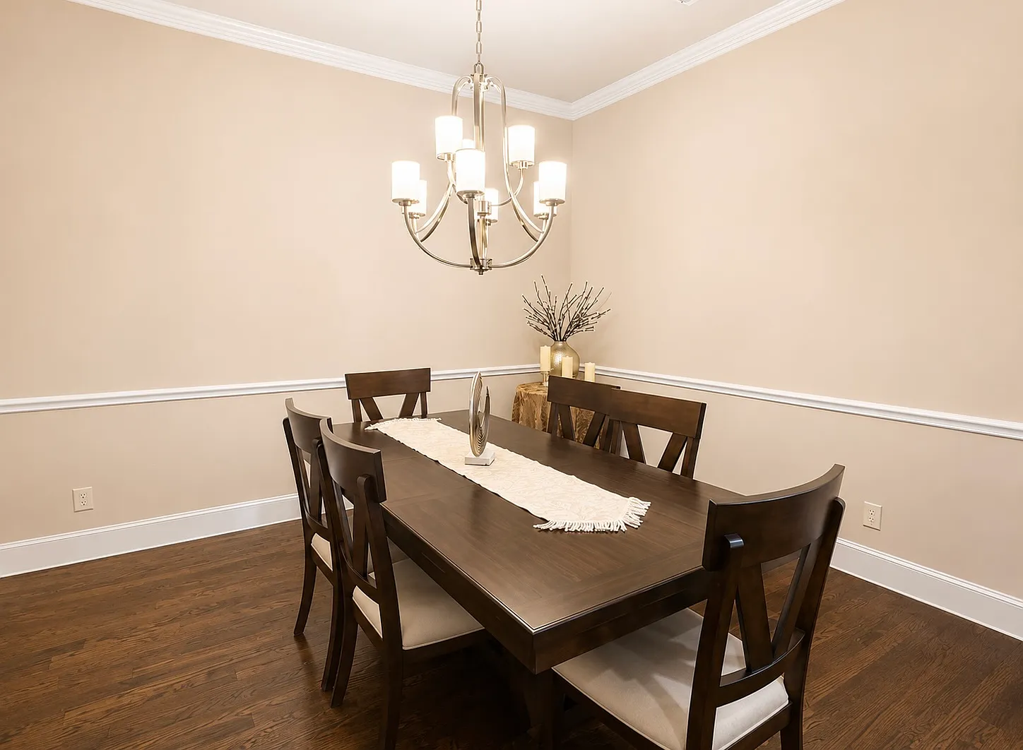 4 bed, 3.5 bath, 3610 sqft, $5,500 — Photo 3