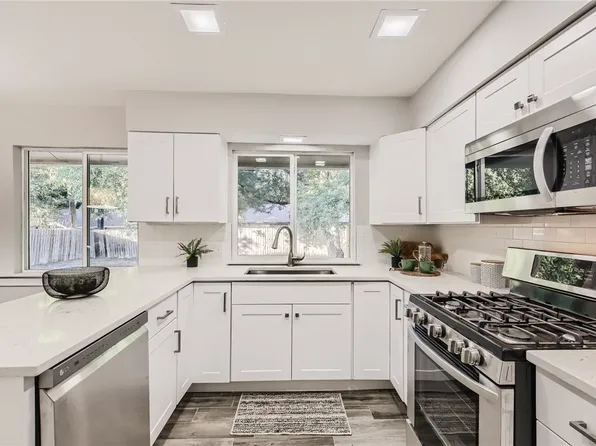 12111 Robin Ridge Ln, Austin, TX 78750