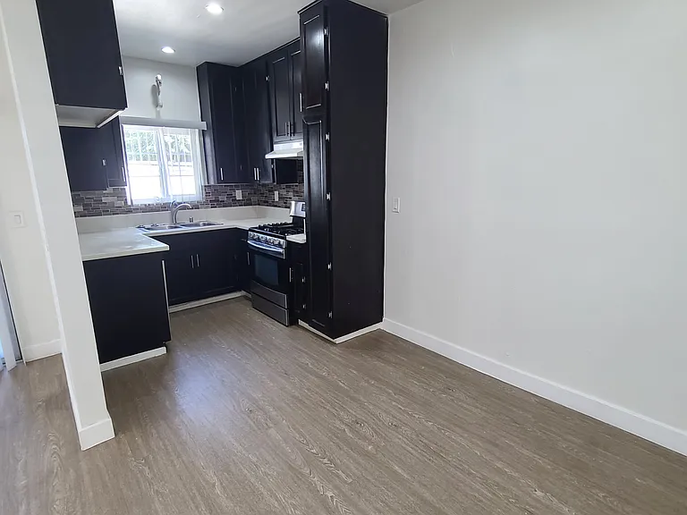 526 N Oxford Ave #5 — Photo 2
