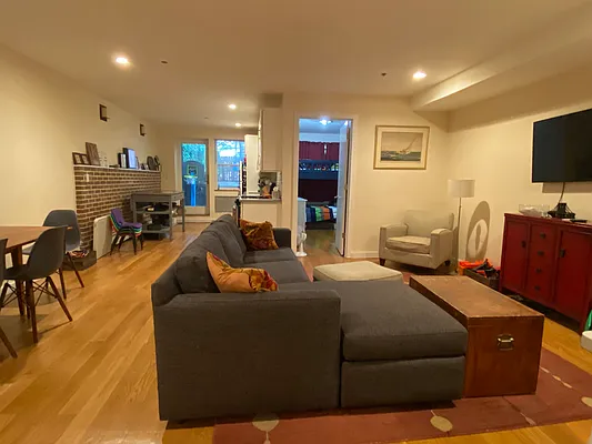 Rented by Compass | media 27