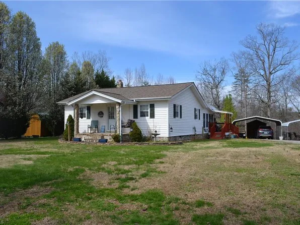 1045 Hub Justice Rd, Pine Hall, NC 27042