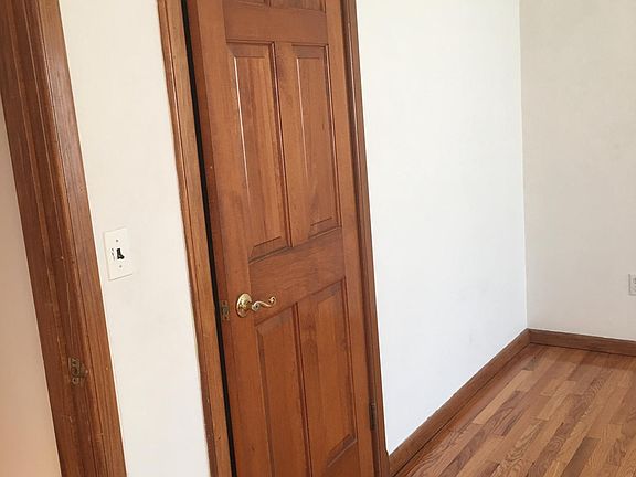 5th image of 15 Corson Ave