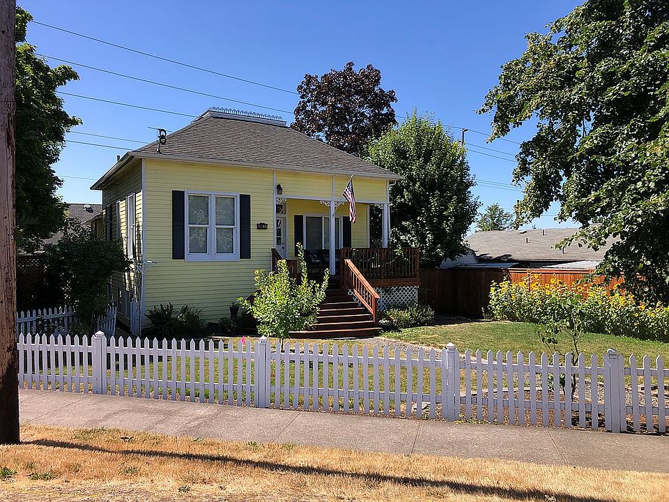 985 E College St, Mount Angel, OR 97362 Zillow