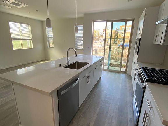 4th image of 210 Log Pond Ln