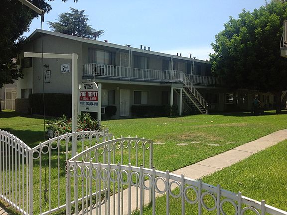 3rd image of 10370 Vernon Ave APT 1