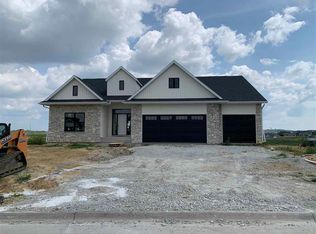 801 Lakeview Ct, Tiffin, IA 52340