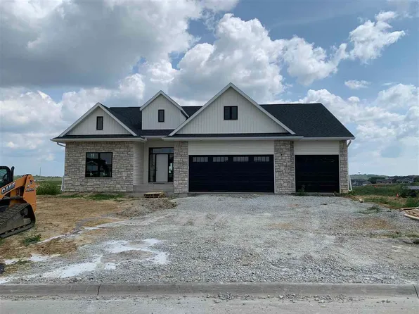 801 Lakeview Ct, Tiffin, IA 52340