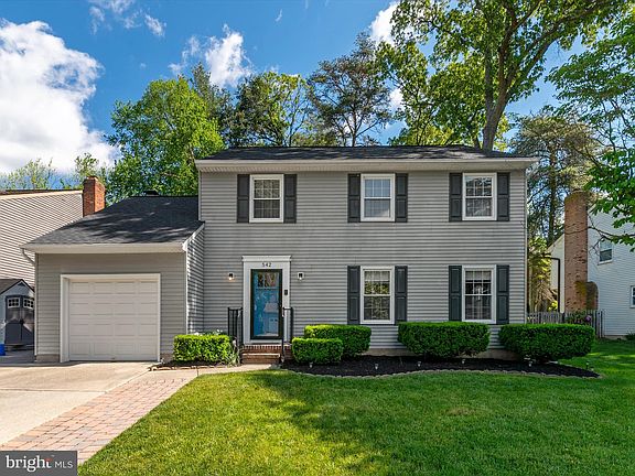 3rd image of 542 Benforest Dr
