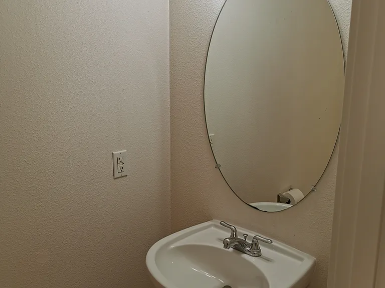 2597 SW 179th Ter — Photo 3