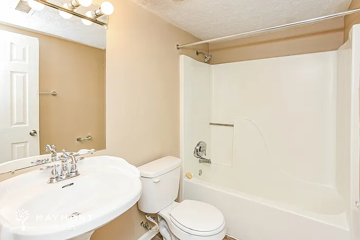 3536 Valley Lake Dr — Photo 13