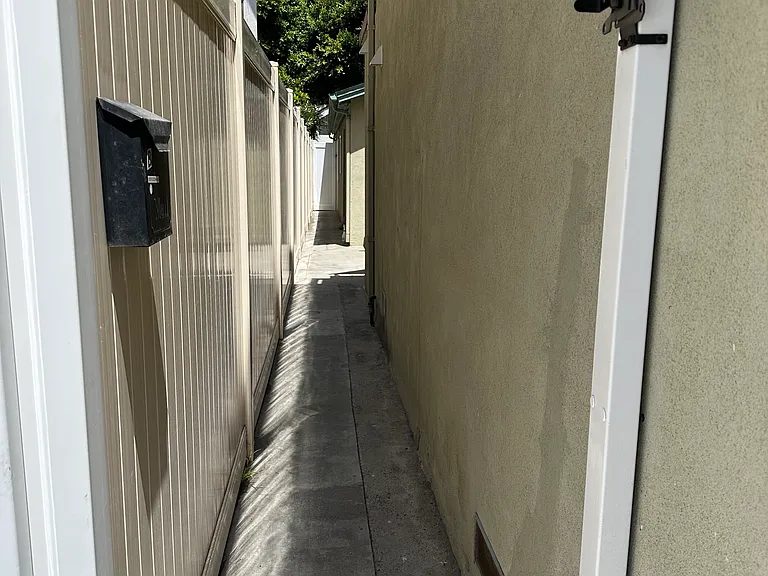 1630 Ocean Ave #B — Photo 11
