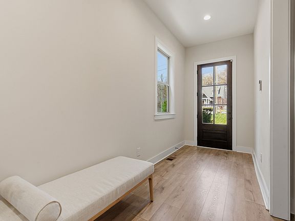 3rd image of 898 Delmas Ave