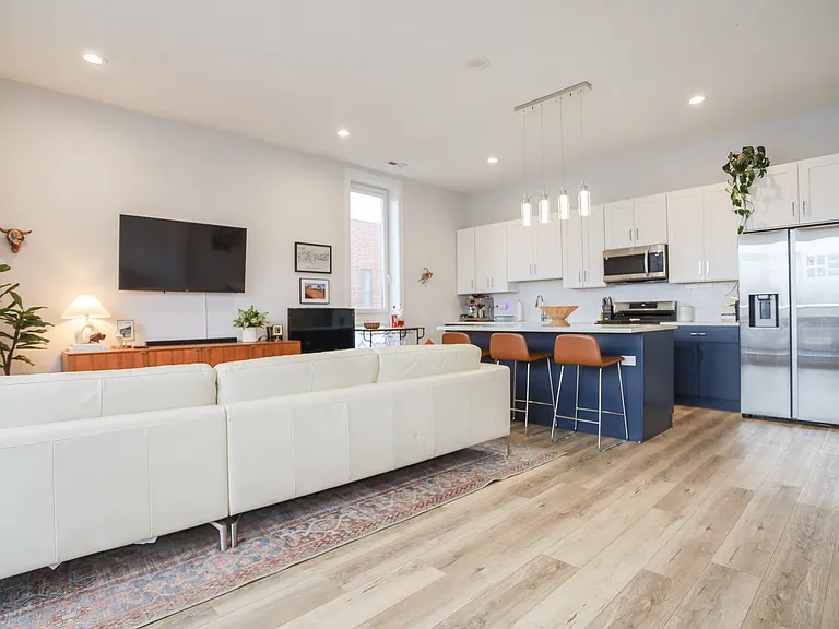 2402 W Carmen Ave #301 — Photo 6