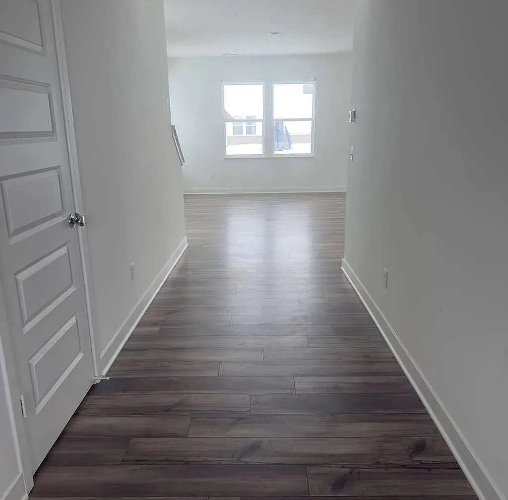 4 bed, 2006 sqft, $2,200 — Photo 4