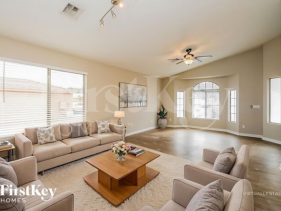 3rd image of 1610 E Desert Ln