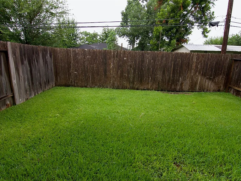 10957 Cannes Memorial Dr — Photo 24