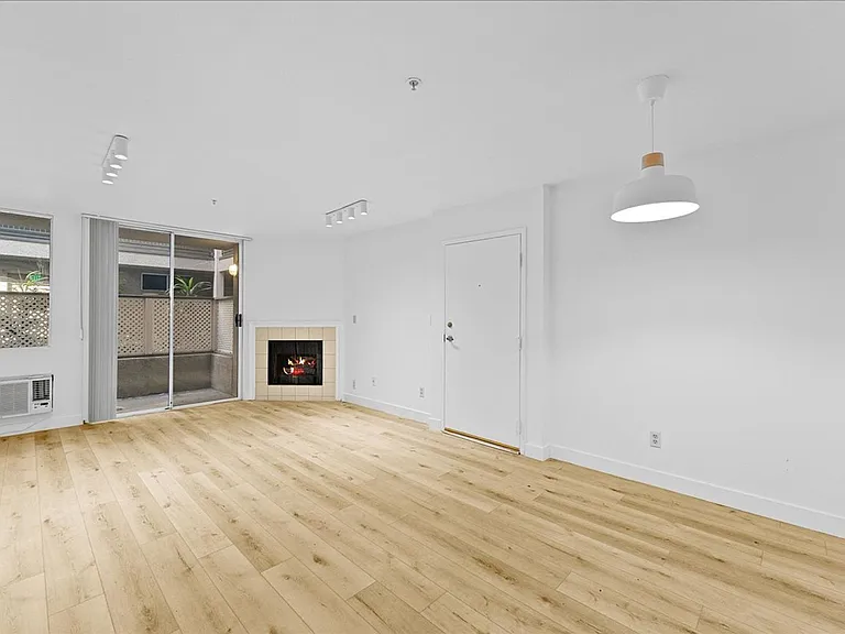 1785 Beloit Ave — Photo 1